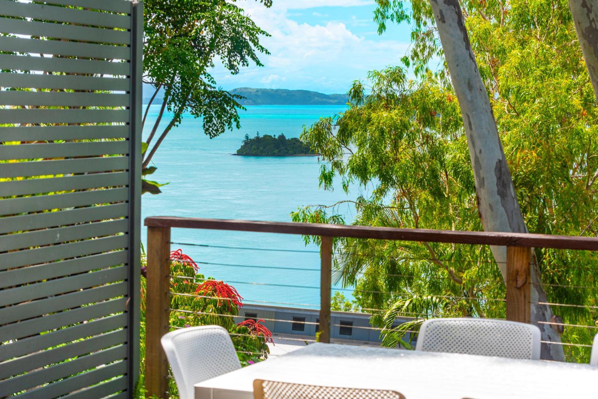 Sunset Waters Apartments Hamilton Island Exterior photo