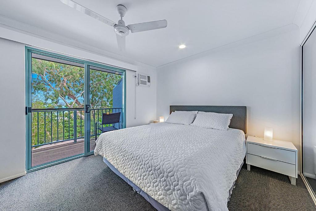 Sunset Waters Apartments Hamilton Island Exterior photo