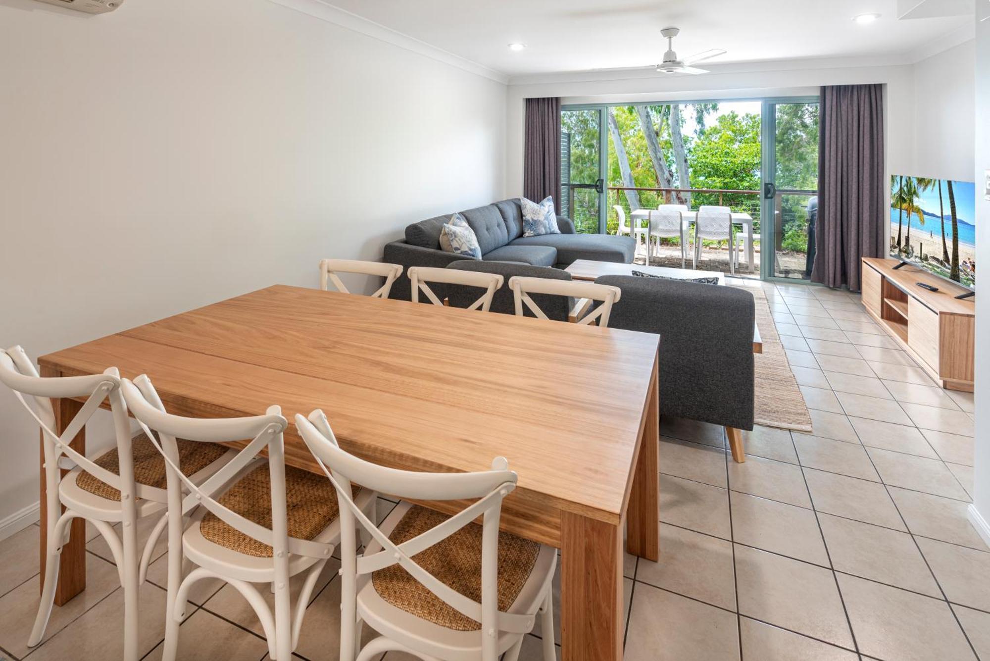 Sunset Waters Apartments Hamilton Island Exterior photo