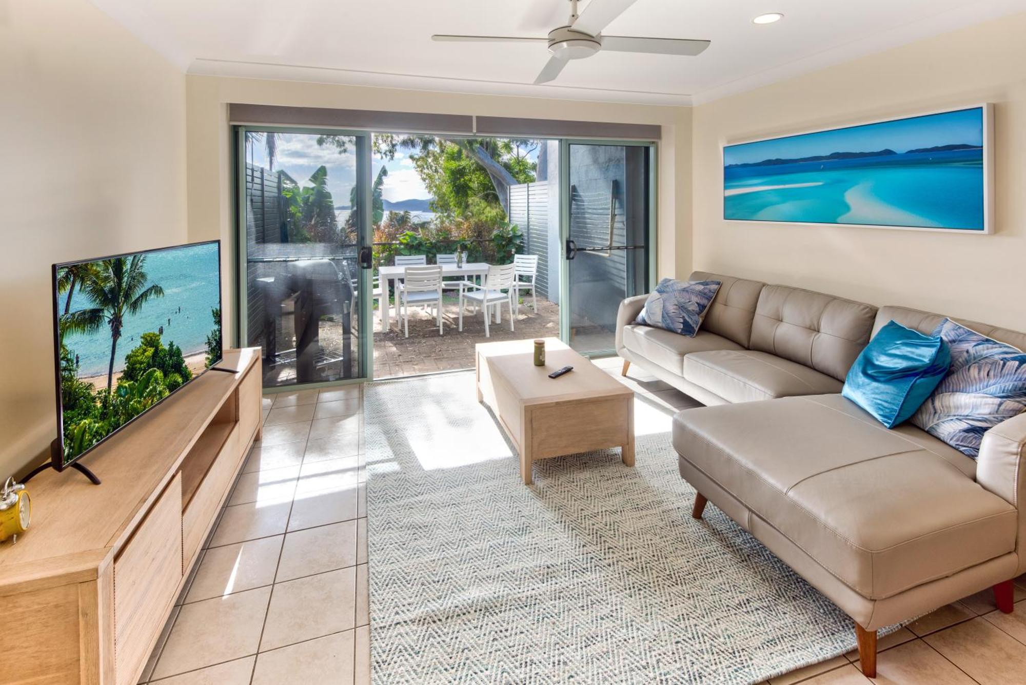 Sunset Waters Apartments Hamilton Island Exterior photo