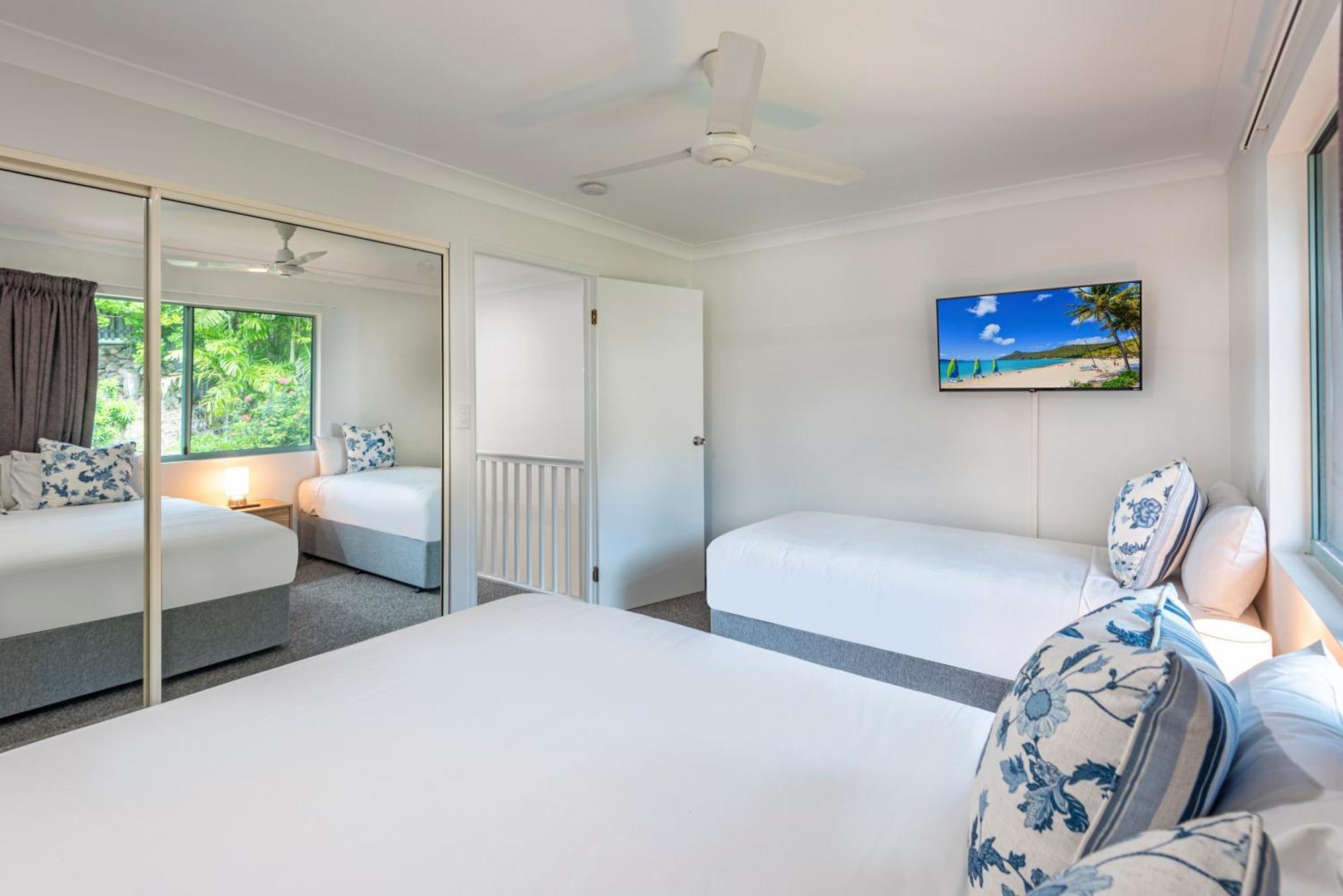 Sunset Waters Apartments Hamilton Island Exterior photo