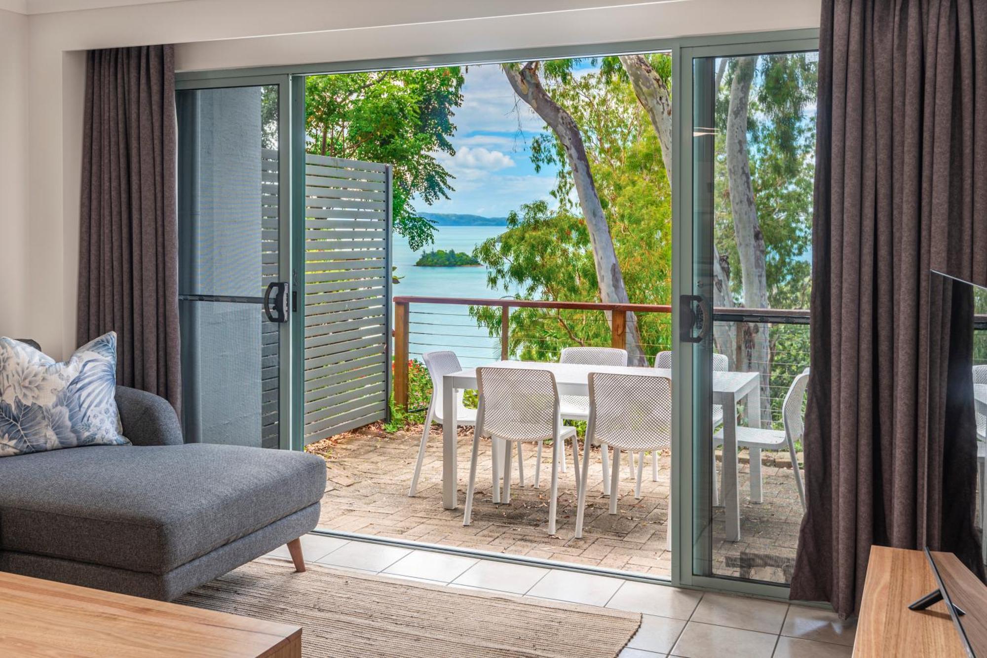 Sunset Waters Apartments Hamilton Island Exterior photo