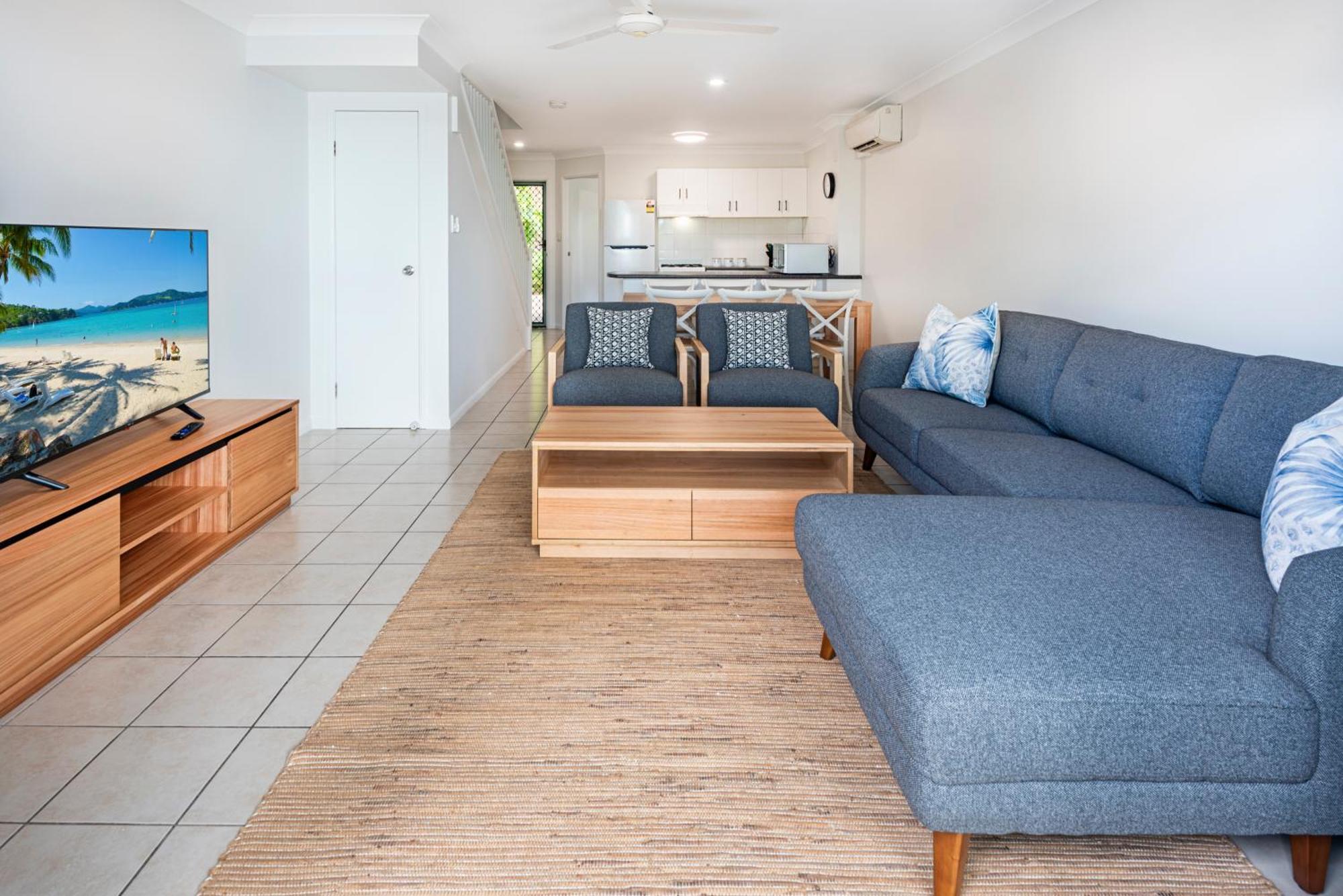 Sunset Waters Apartments Hamilton Island Exterior photo