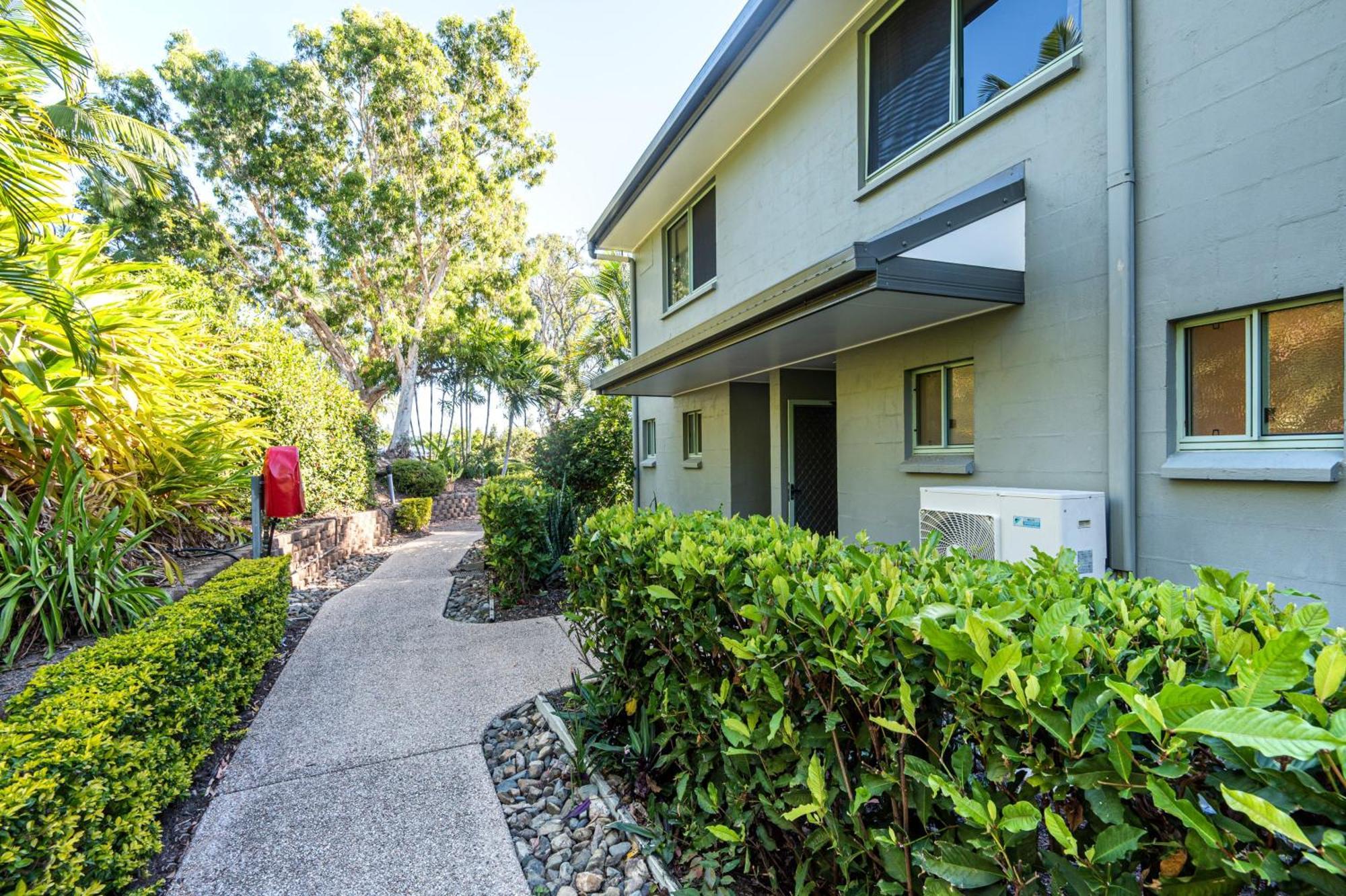 Sunset Waters Apartments Hamilton Island Exterior photo