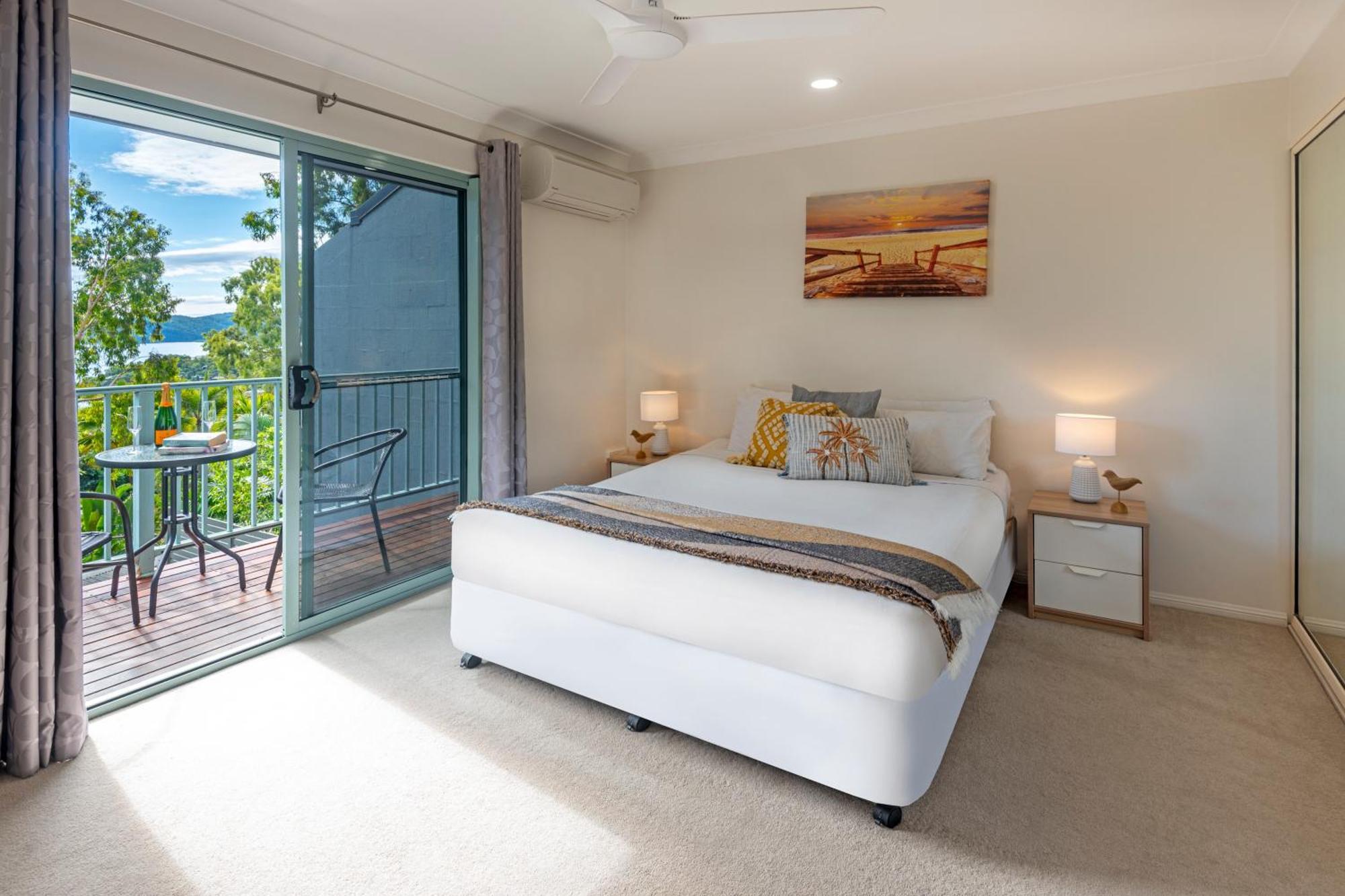 Sunset Waters Apartments Hamilton Island Exterior photo