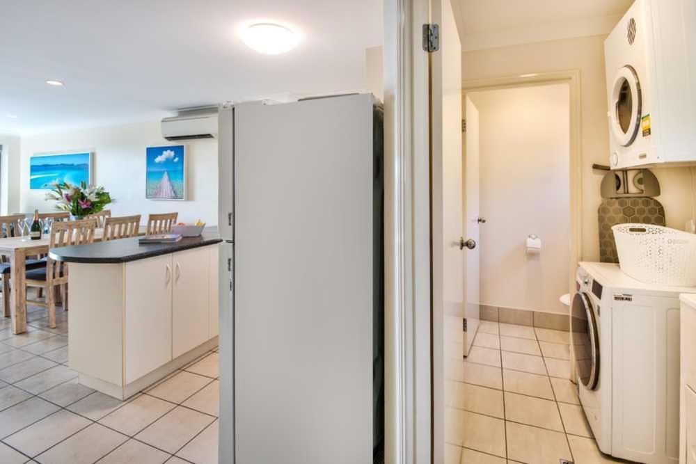 Sunset Waters Apartments Hamilton Island Exterior photo
