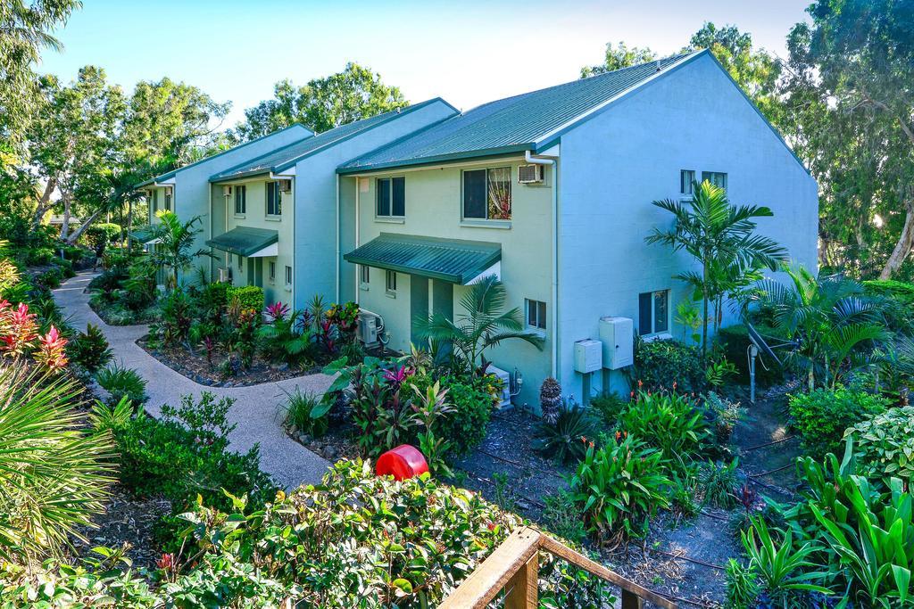 Sunset Waters Apartments Hamilton Island Exterior photo